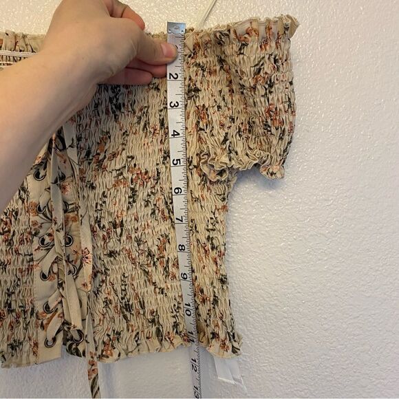 IJOAH Beige tan floral smocked off shoulder crop top tube top Lace up festival L - Picture 4 of 7